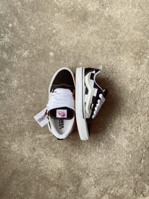 VANS Knu